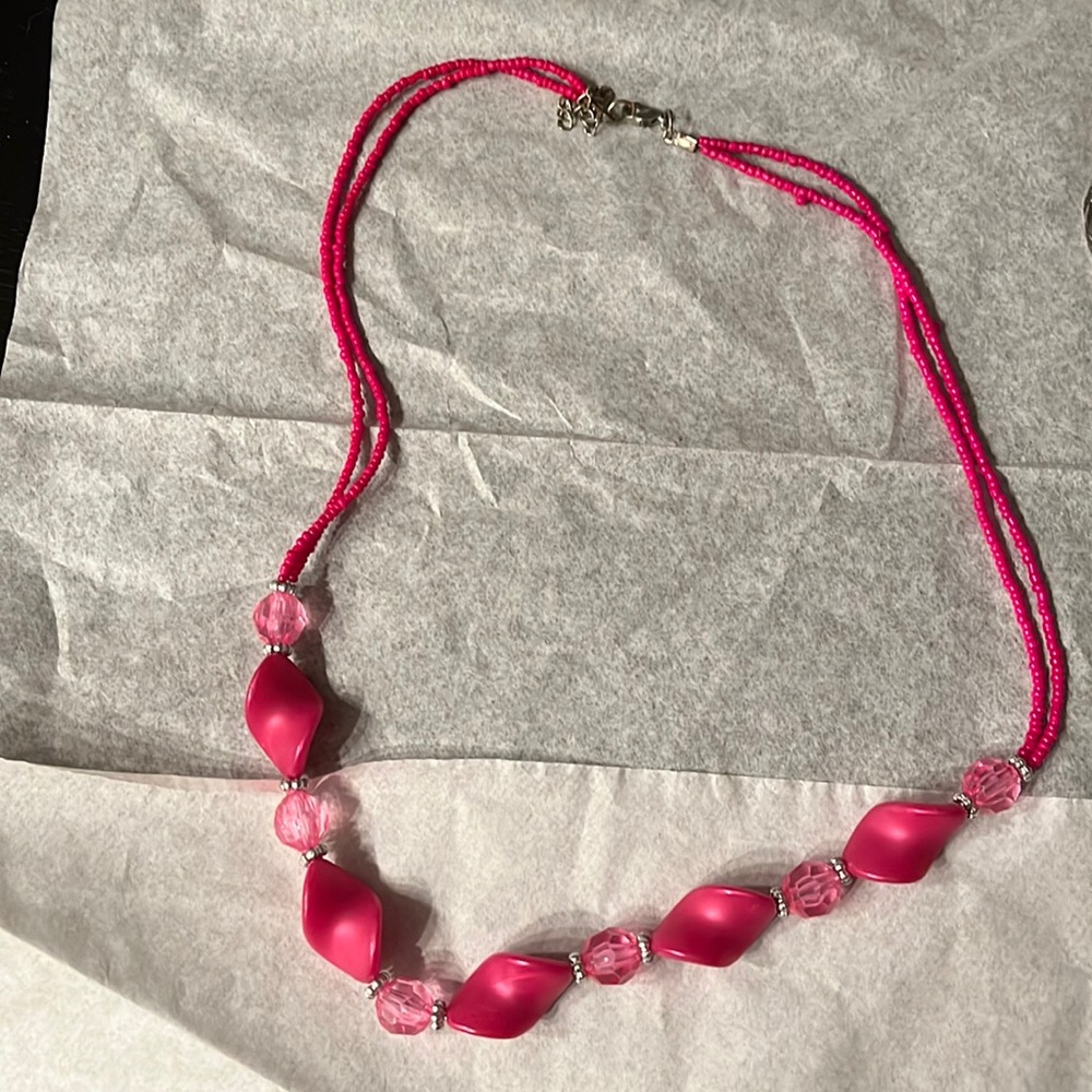 ❤️‍🔥BOGO free (equal or lesser value). Necklace
